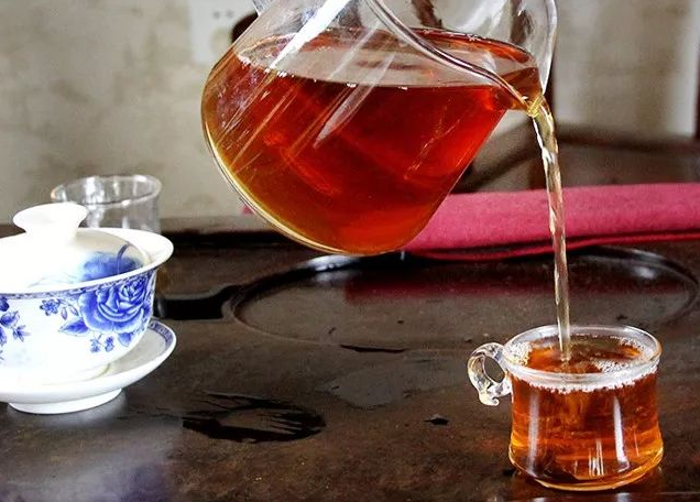喝茶的错误方式，你中了几条？